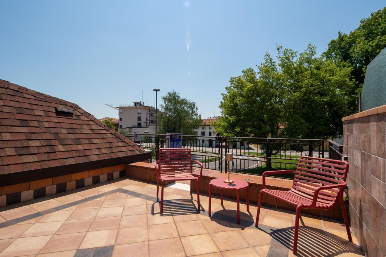 7° Cielo Apartment - Venezia - Mestre With Terrace Exterior foto